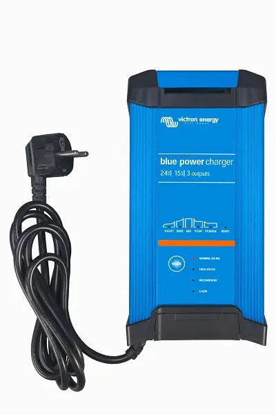 Výhodná Nabídka Chytrá nabíječka až 3ks baterií Victron Energy BlueSmart 12V/20A (3) IP22