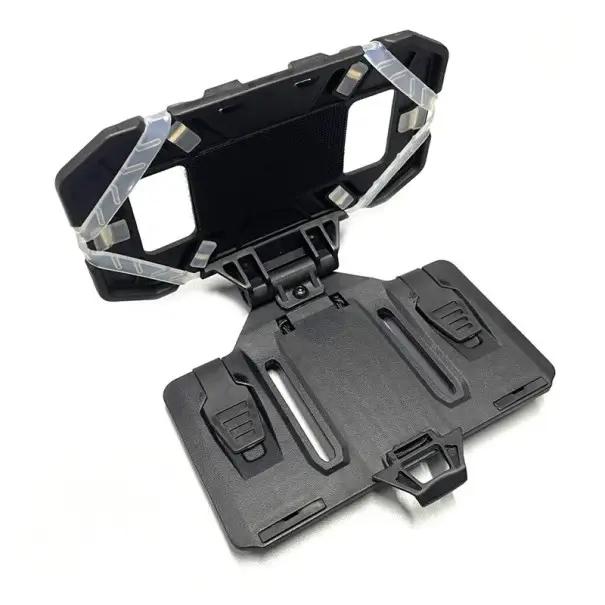 Akce Držák na telefon 8,9 x 7,15 cm Kompatibilní s taktickými a loveckými vestami Odolné pouzdro Neutrální barvy Bezpečné uchycení Outdoor výbava