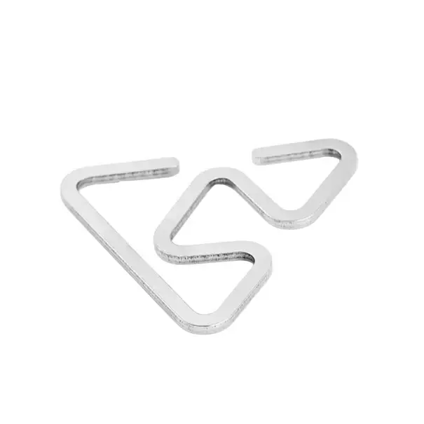 Kempovací nerezový trojúhelníkový hák 40 x 42 mm 8 g Lehký odolný háček pro stan vybavení turistika outdoor karabina příslušenství Vysoce Kvalitní