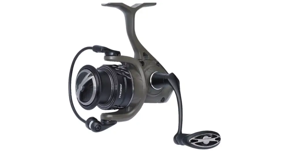 Savage Gear Naviják Thoriz 2500HG Akce