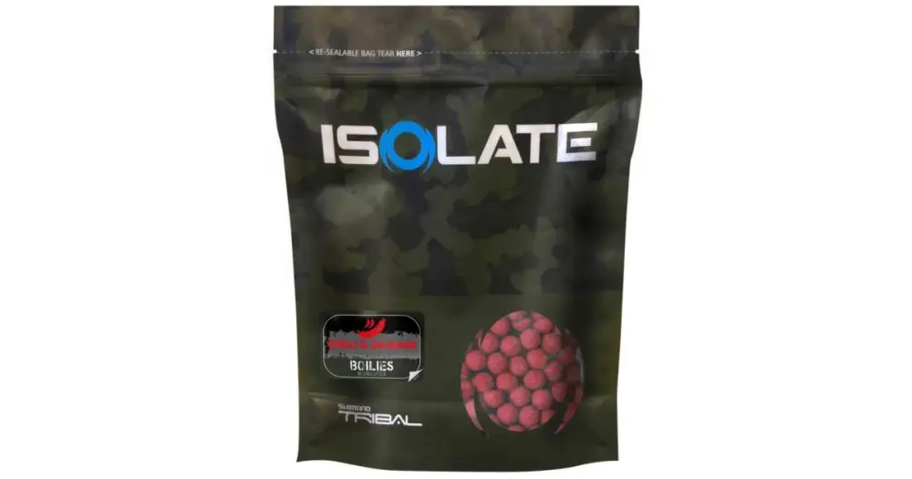 Hit Sezóny Shimano Boilies Isolate Chilli Sausage - 3 kg 24 mm