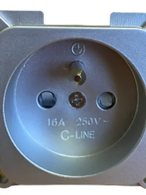 Vnitřní zásuvka C-line 220V s kolíkem stříbrná Výprodej